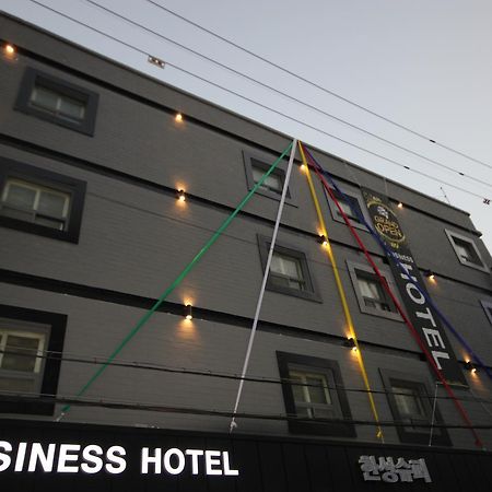 Business Hotel Busan Station Екстериор снимка