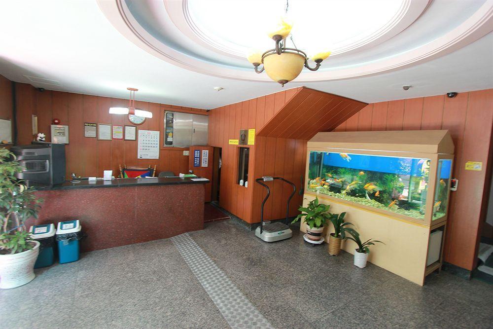 Business Hotel Busan Station Екстериор снимка