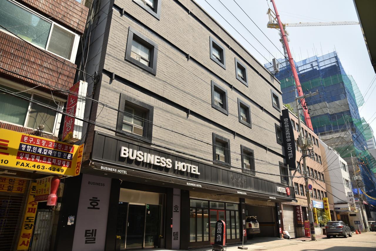 Business Hotel Busan Station Екстериор снимка